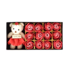 Set 12 Trandafiri de sapun si un Ursulet de plus, ambalati in cutie, culoare rosu